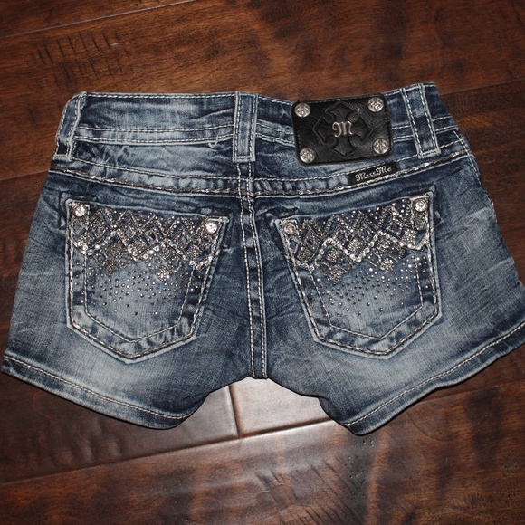 Miss Me: Denim Shorts - Picture 3 of 3